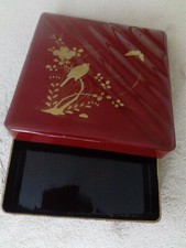 Coffret laqué rouge à décor asiatique doré.chine,Japon ?