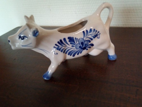 Pot lait forme de vache - a,