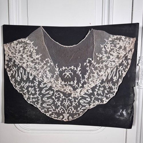 Coiffe dentelle fixée sur - en,