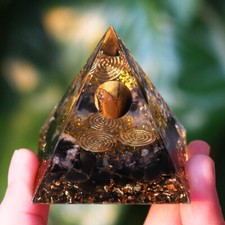 ORGONITE PYRAMIDE OBSIDIENNE AVEC SPHERE OEIL DE TIGRE