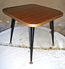 Table basse en formica, bout