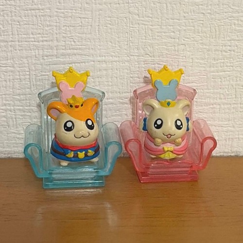 Lot figurines et - 4, chaises