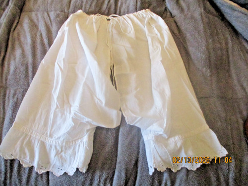 Ancienne culotte fendue - culotte,