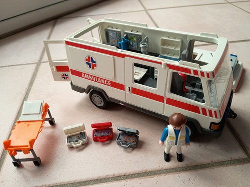 Playmobil 3925 ambulance