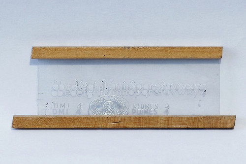 Normographe trace lettres stp - lettres,
