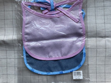 lot de 2 bavoirs à broder