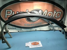 Cadre de support de capot de