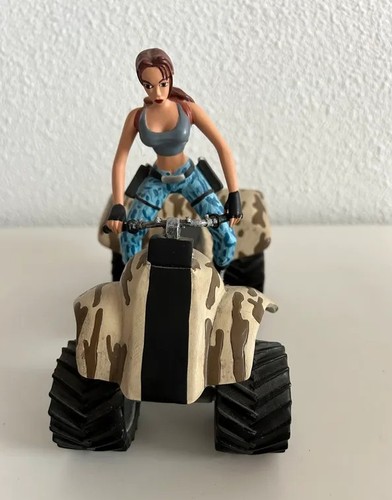 Tomb raider lara - tomb, avec