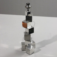 Pied de lampe moderniste