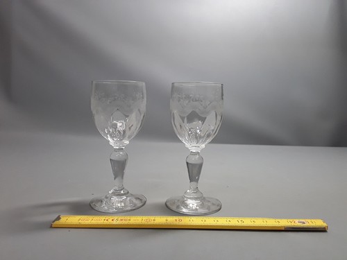 Ancien verre pied liqueur - ancien, à