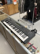 Roland XP-30 synth workstation piano 64 Voice Expandable synthesizer 223156