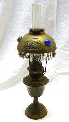Ancienne petite lampe a - petite,