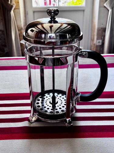 Jolie cafetiere piston - à,