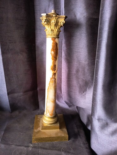 Ancienne pied lampe à - pied,