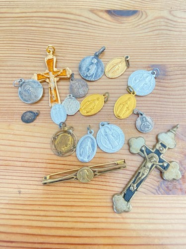 Lot médailles religieuses - lot,