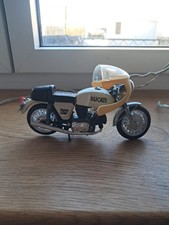 Moto Miniature 1/15 Ducati 750