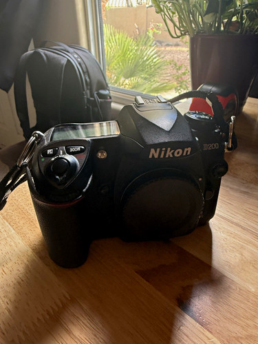Nikon d200 digital slr camera - nikon,