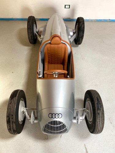Auto union type échelle - union, 1:2