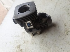 Moteur voiture  thermique  1/8