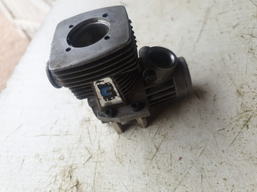 Moteur voiture thermique 1 - , 1/8