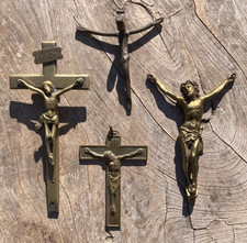 Lot de 4 Christ :  Croix 
