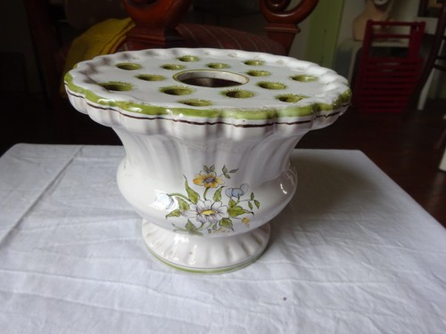 Bouquetière pique fleurs - , en