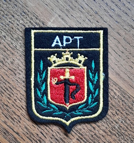 Ecusson brodé apt - brodé, d'apt