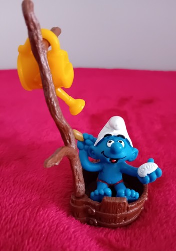Schtroumpf dans son bain