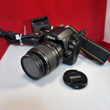 Nikon D40 w AF-S DX Zoom Nikki’s 18-55mm F3.5-5.6G ED II