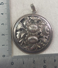 Ancien pendentif ajouré