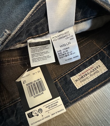 Levis