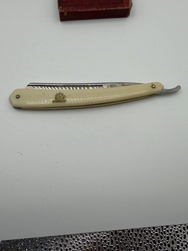 Ancien rasoir coupe choux