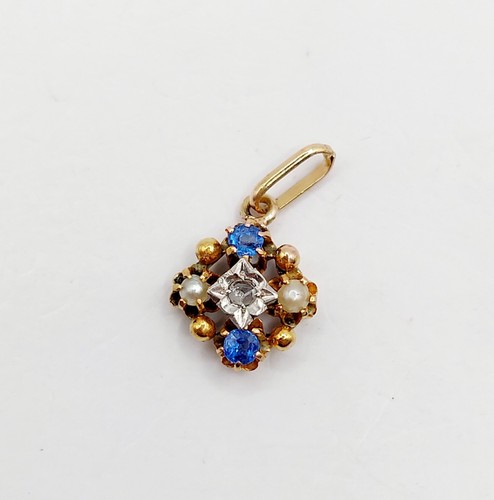 Petit pendentif fleur antique