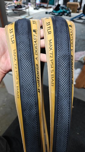Two vittoria a - -,