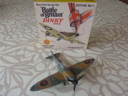 Dinky toys avion 719 spitfire - avion,