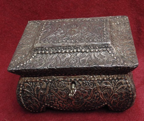 Rare magnifique ancien coffre - rare,