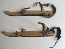 Ancienne paire de patins à