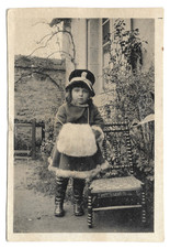 Girl coat dress chic fur Mr. Péron - old photo Vanves 1918