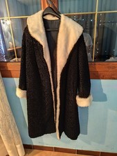 1 manteau en astrakan avec