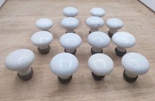 Lot 14 Anciennes  Poignées Rondes  en Porcelaine Boutons de Porte 