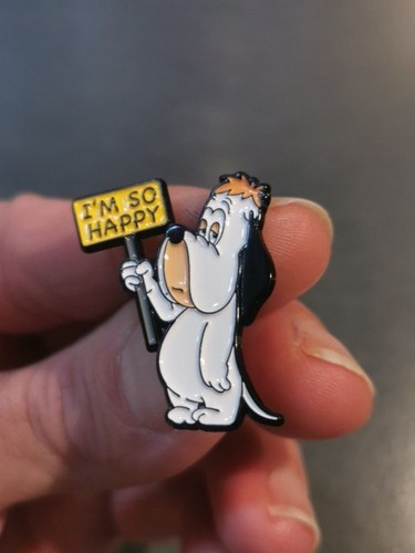Droopy happy pin badge - i'm, so