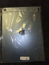 Apple iPad Air (5th Generation) A2588 64 GB