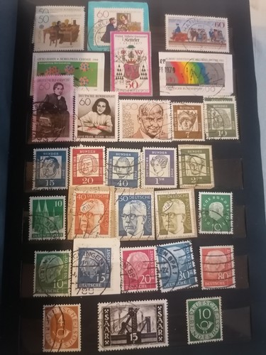 Album classeur timbres du - de,