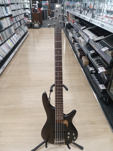 Guitare basse électrique