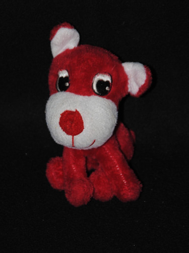 Peluche doudou chien rouge
