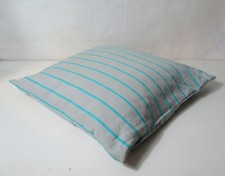 ancien oreiller en plume linge