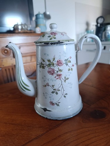 Ancienne cafetière émaillée