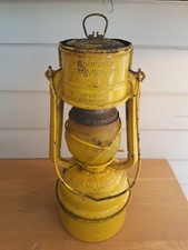 lampe tempête a pétrole