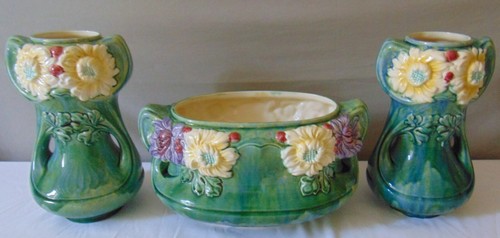 Une jardiniere vases - une, 2