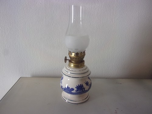 Ancienne petite lampe huile - lampe, a